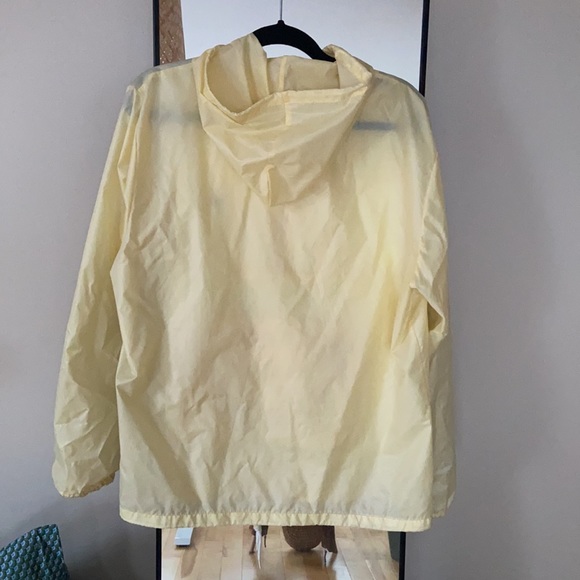 Lacoste waterproof jacket - Picture 3 of 4